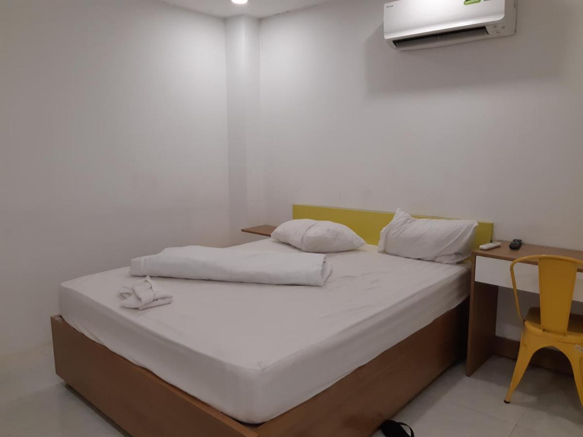 Yelo Hostel & Cafe Ho Chi Minh-stad Buitenkant foto