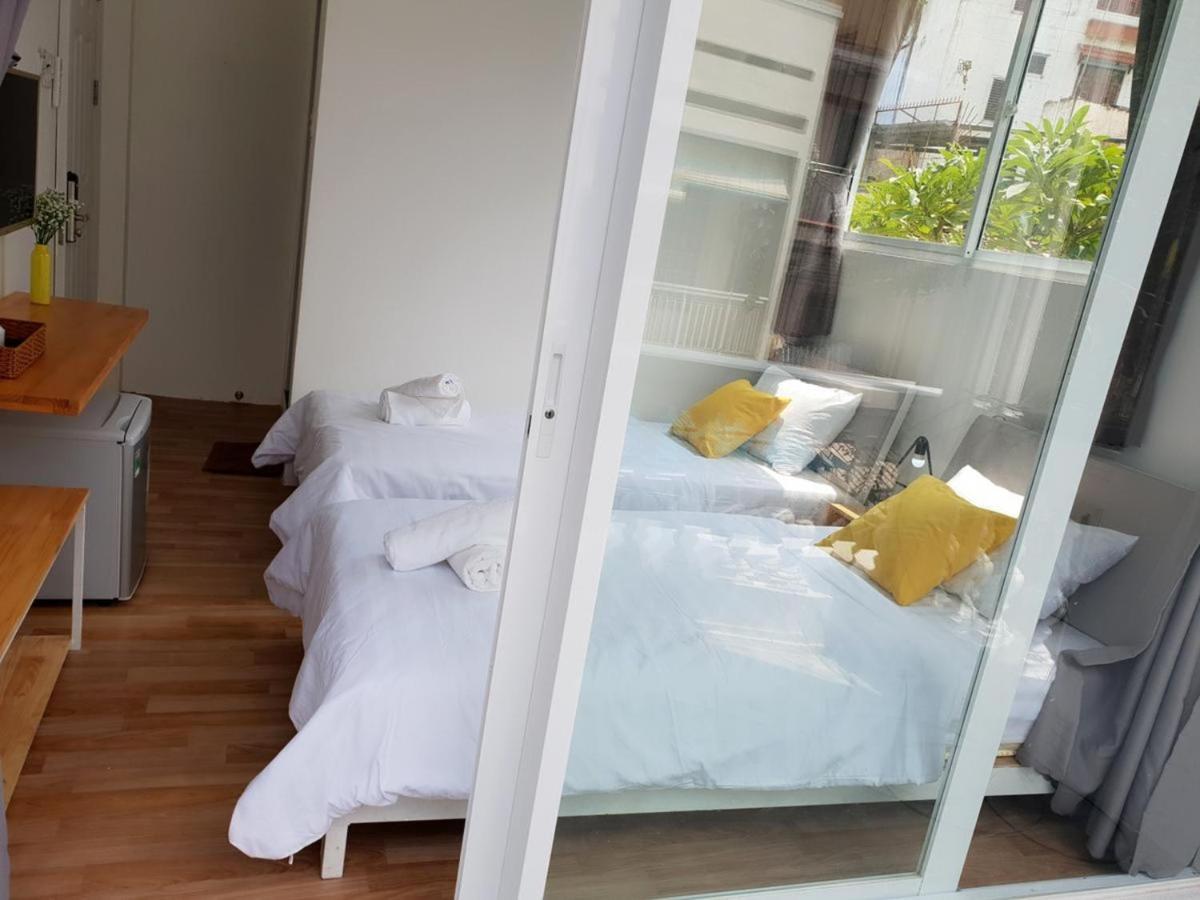 Yelo Hostel & Cafe Ho Chi Minh-stad Buitenkant foto
